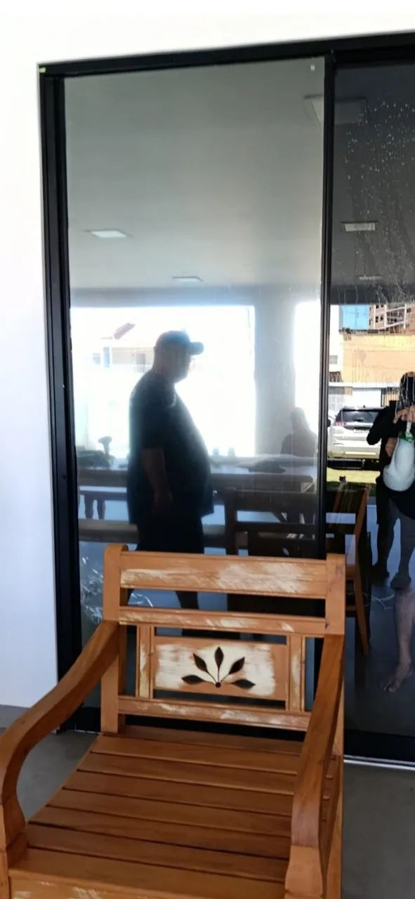 APLICAÇÃO DE INSULFILM RESIDENCIAL - INSTALAÇÃO RÁPIDA E PREÇO JUSTO! - Foto 2
