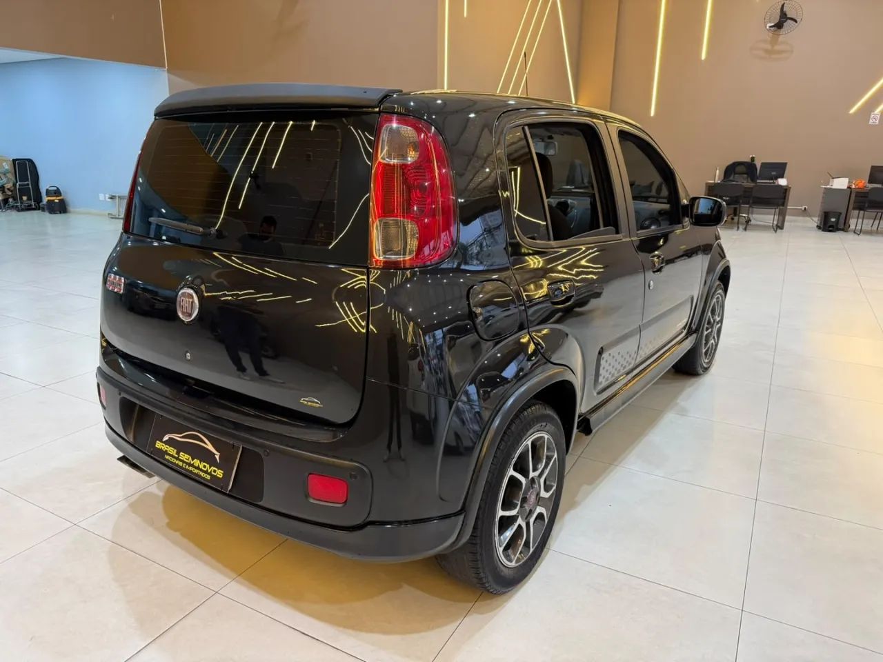 Fiat Uno Sporting 1.4 EVO Fire Flex 8V 4P 2013 - Foto 5