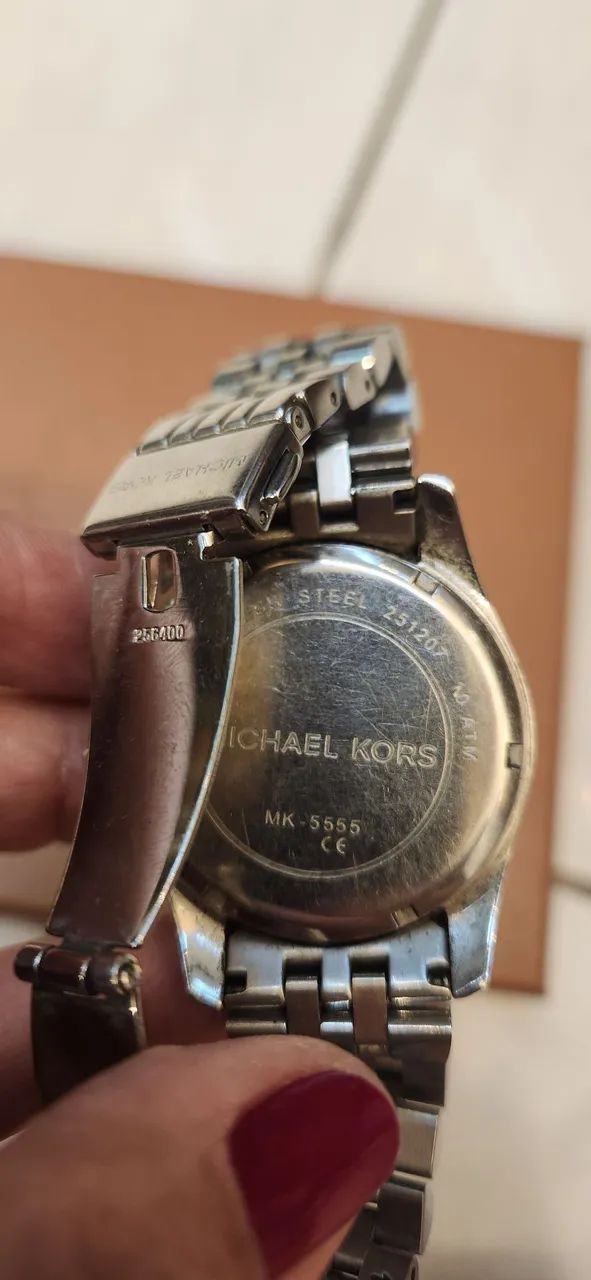 TRIO DE 2 RELÓGIOS MICHAEL KORS E 1 FOLIC - Foto 4