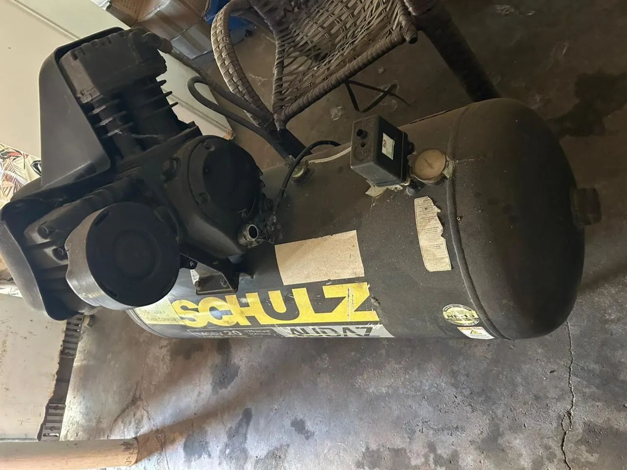 Compressor de ar 175 Obg/pol² /200 litros / 5hp contato *7 - Foto 2