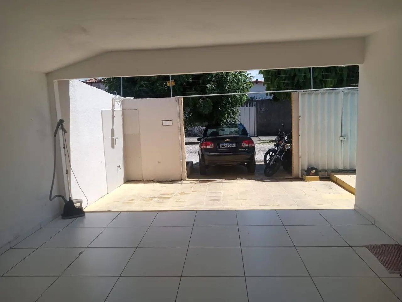 VENDO OU TROCO BELÍSSIMO IMOVEL *76) - Foto 3