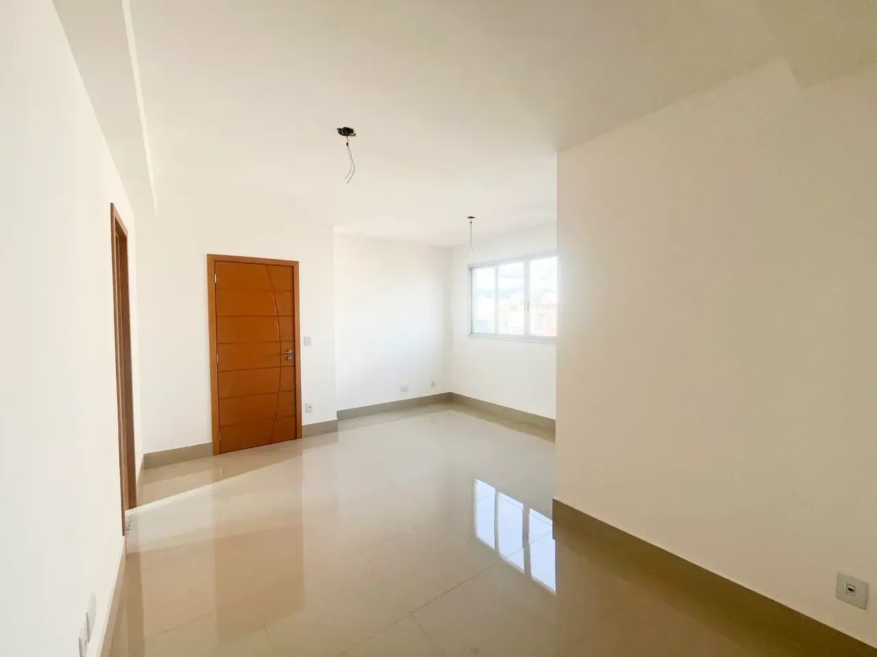 Apartamento 3 quartos com suíte, 2 vagas livres e elevador próximo à PUC - Foto 2