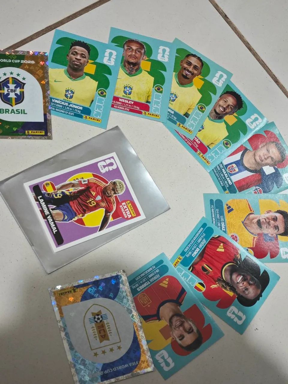 Figurinha legend lamine yamal bordo copa 2026+brindes - Foto 4