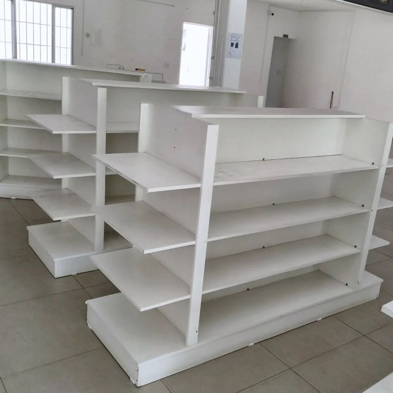 Gôndolas e Prateleiras para Loja - Várias Unidades - Foto 3