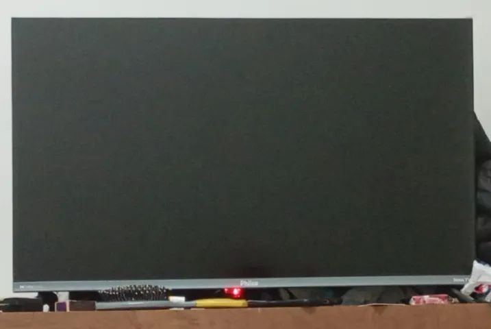 Televisão novinha, pouco tempo de Uso, 32 Polegadas Tv Funcionando perfeito