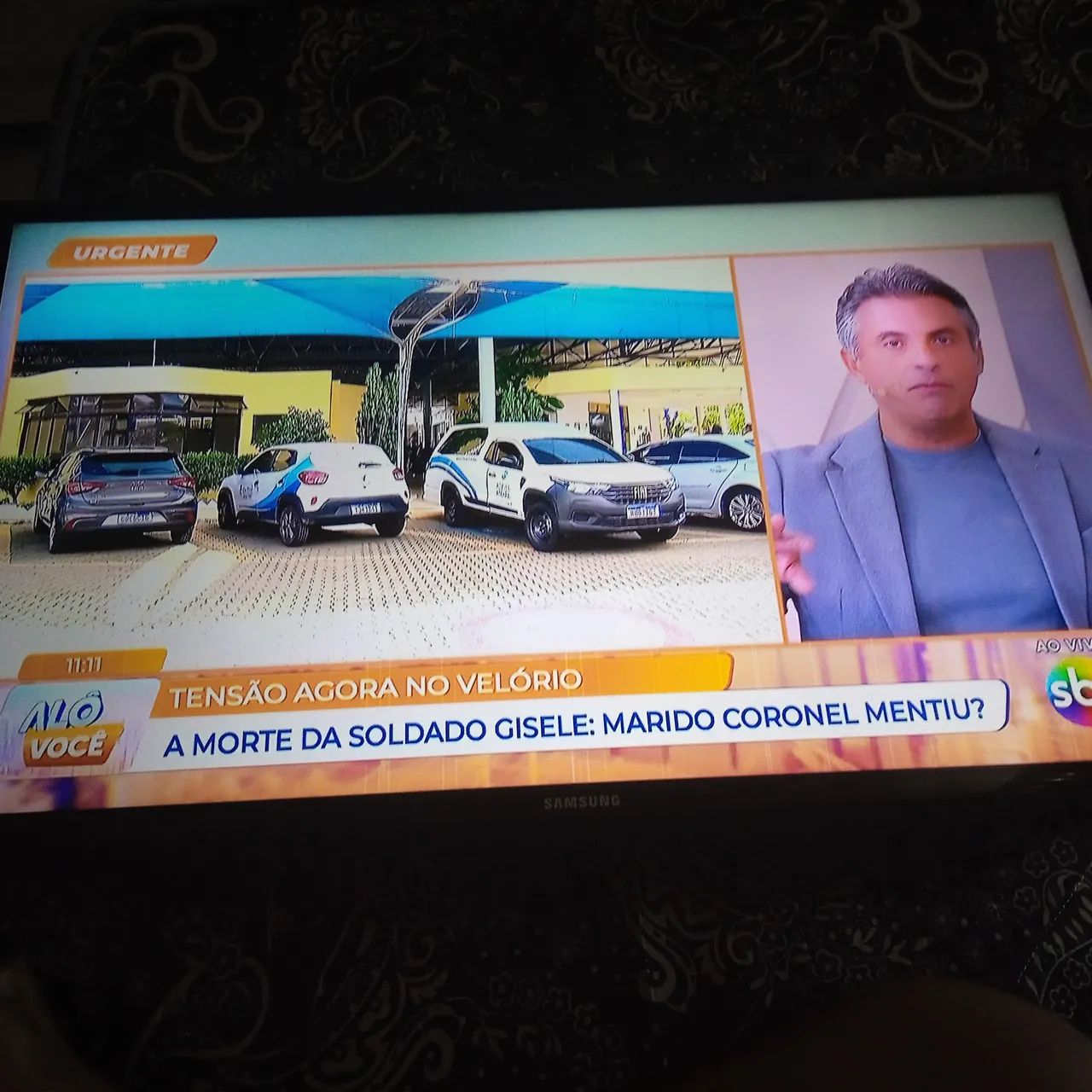 Tv 32 polegada Samsung com listas na tela 