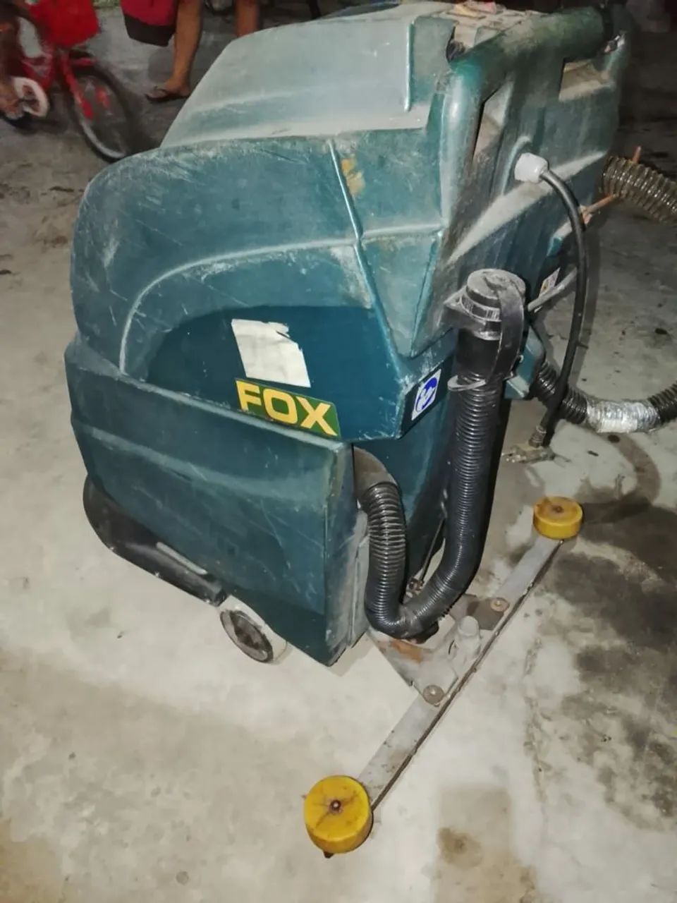 Vendo esta máquina por 4.500 funcionando perfeitamente retirar no coroado 