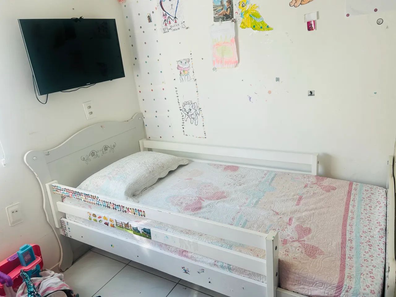 Cama infantil Casa Tema com grade + colchão - solteiro