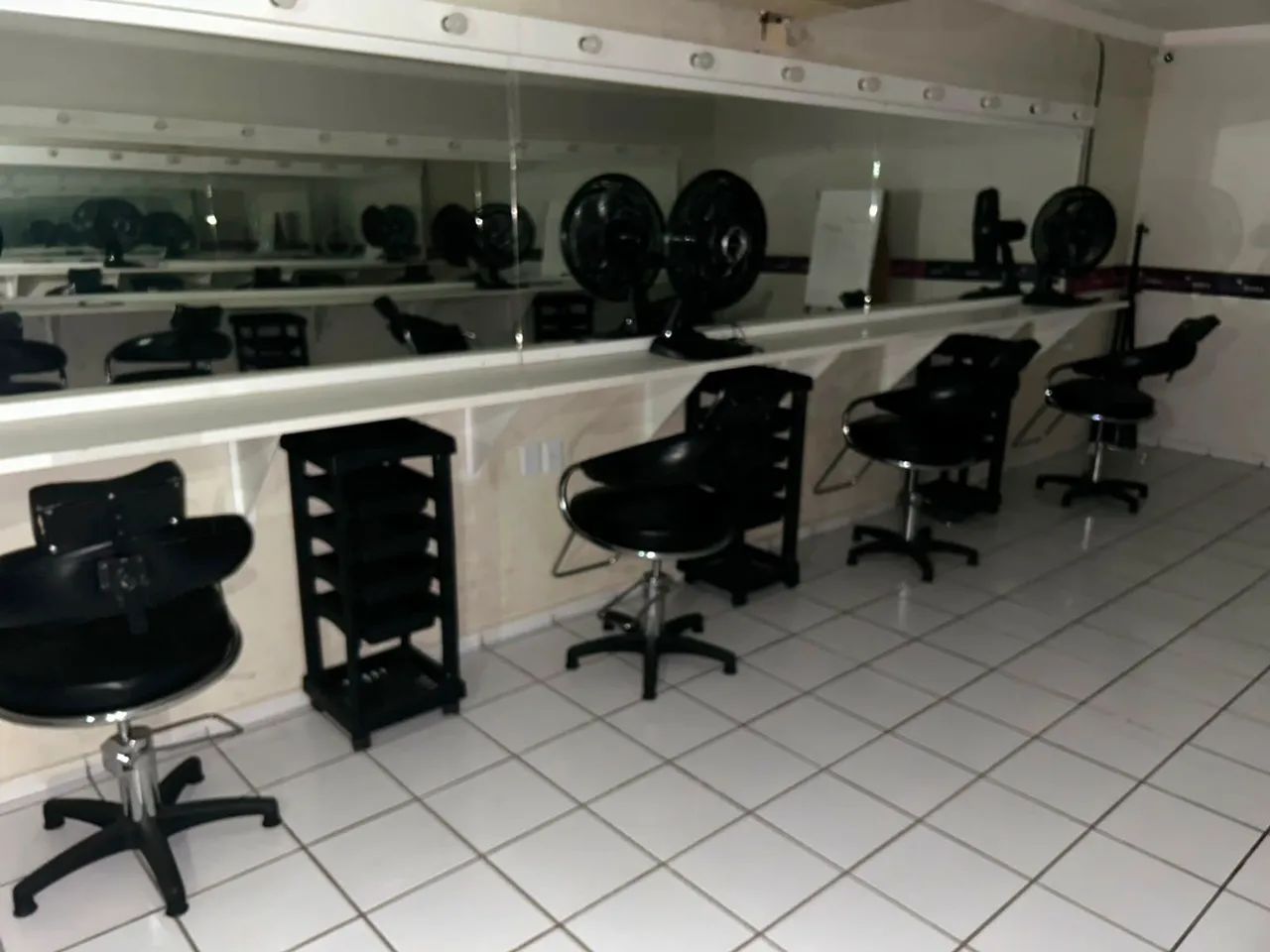 Equipamentos Salão, Estética e Escola de Beleza  - Foto 2