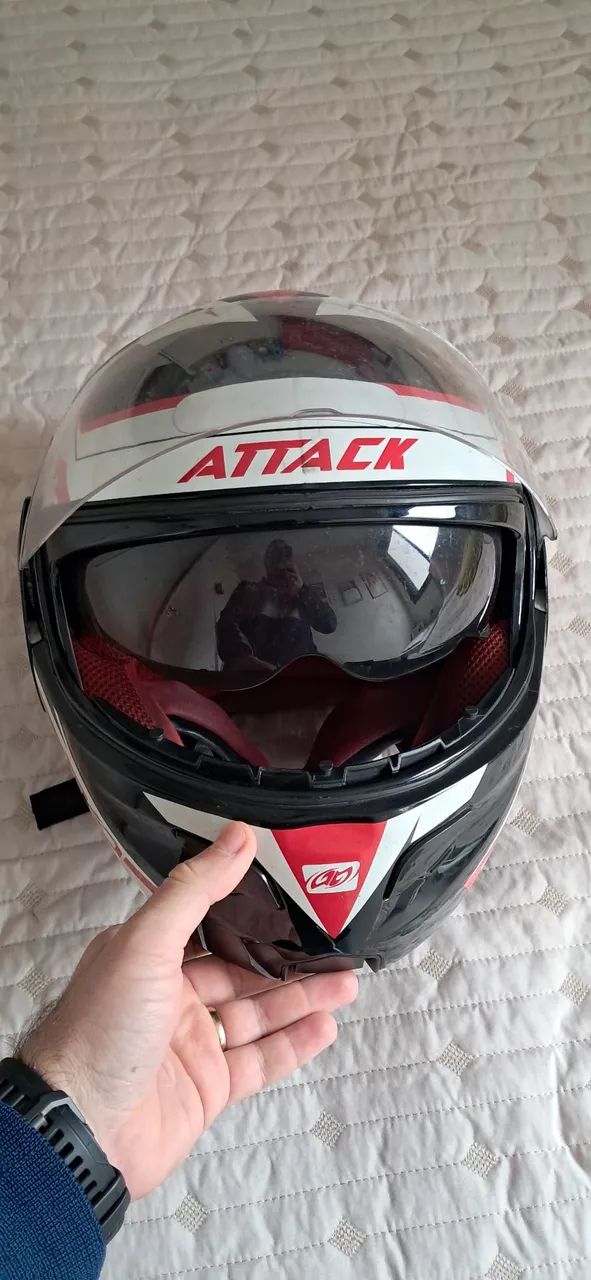 Capacete Evo Attack Robocop com Óculos Interno - Peças para motos