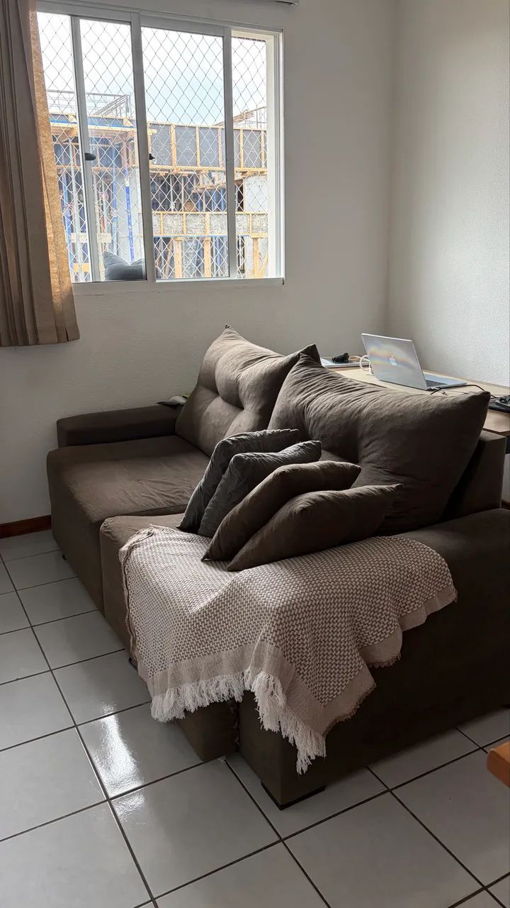 Sofá 2,10x1,00 retrátil com pequenas avarias - Foto 3
