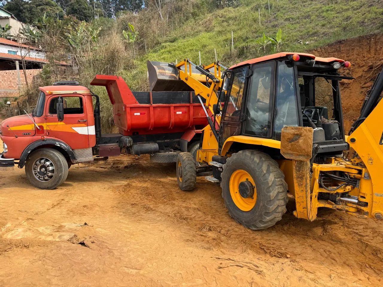 Retroescavadeira JCB - Foto 2