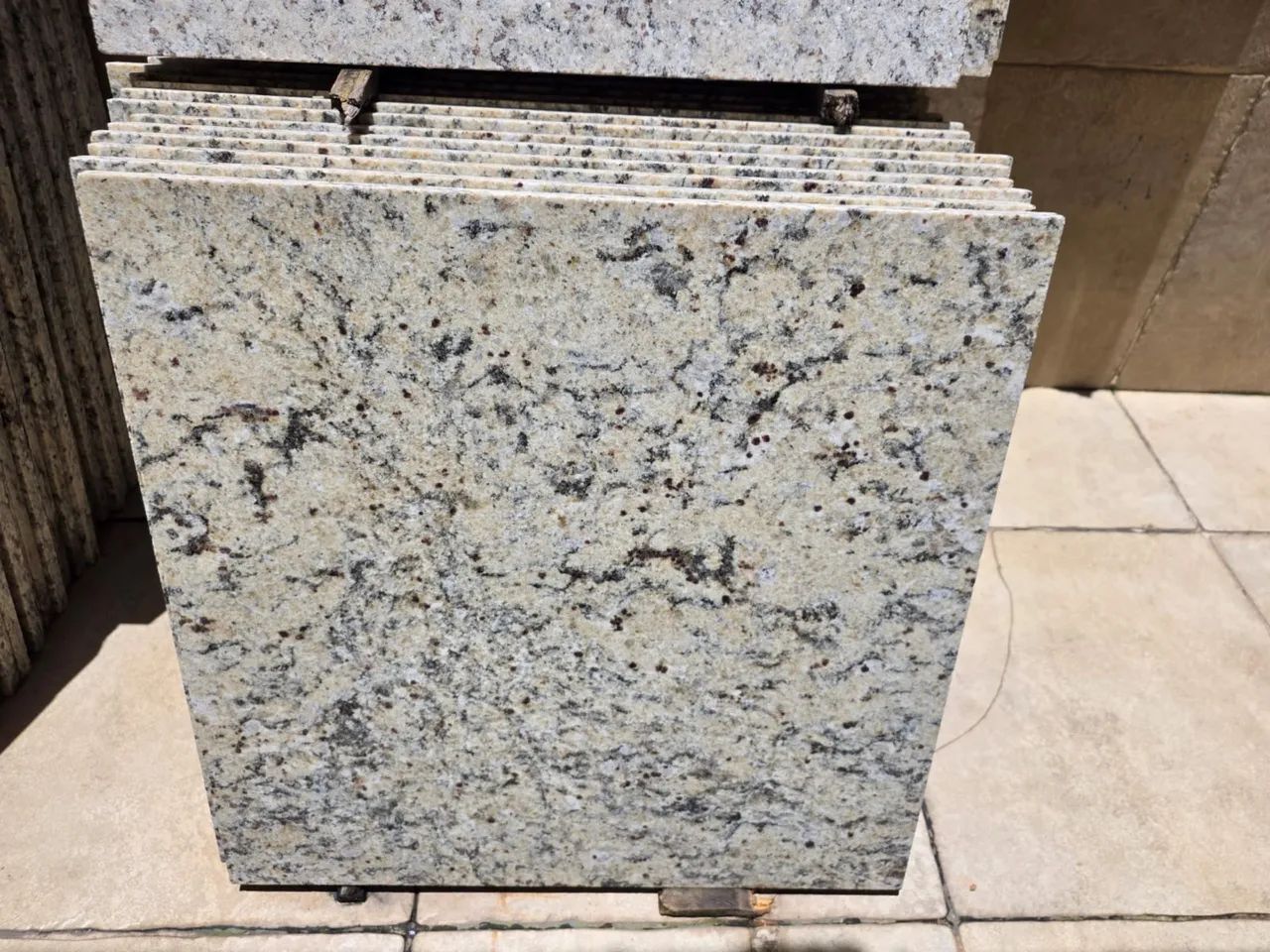 125 mts de granito de excelente qualidade preço abaixo do que vale  - Foto 3