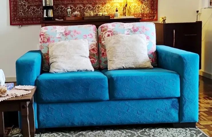 Sofá 2 lugares + poltrona em ótimo estado - R$ 800 o conjunto