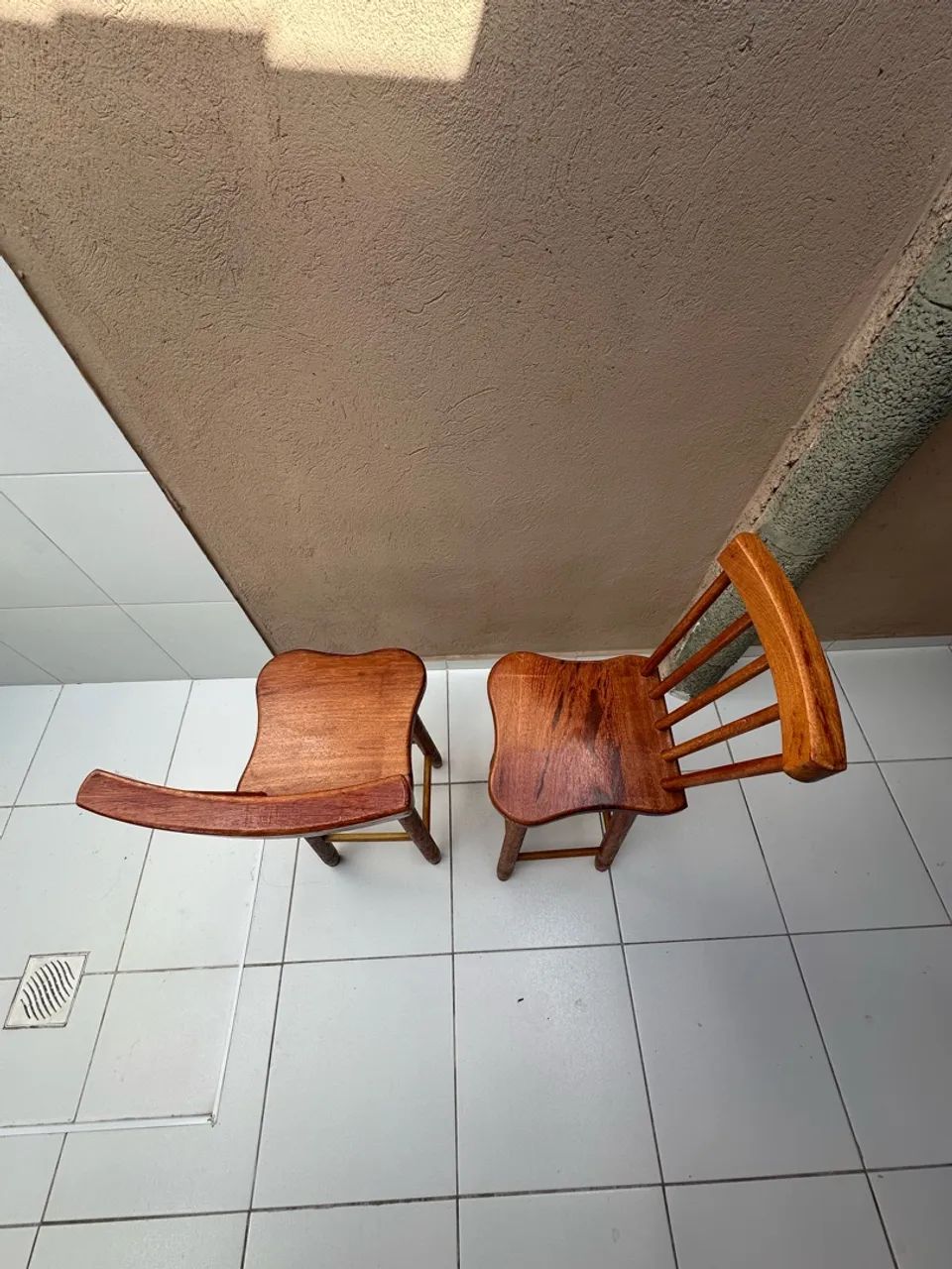2 cadeiras de madeira para balcão  - Foto 3