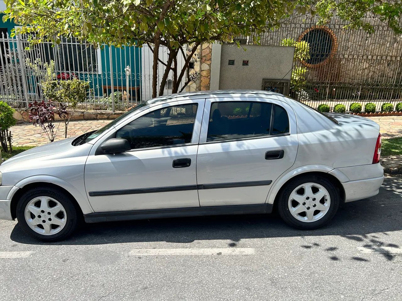 Chevrolet Astra 2.0/ CD/ GLS 2.0 MPFI 16V 3P 1999