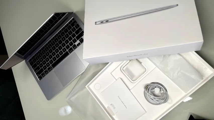 MacBook Air M1 Silver 8gb/256gb - Bateria 85%, IMPECÁVEL / Sem