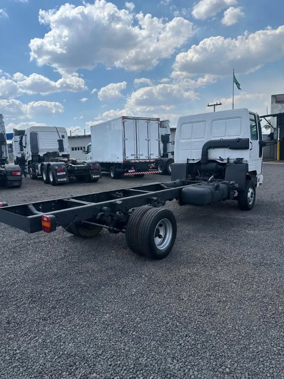 Ford Cargo 816 2013 Chassis  - Foto 5