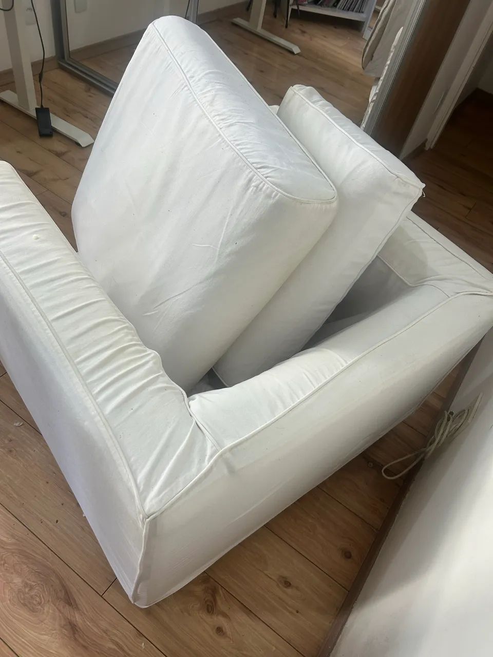 Par de Poltronas de Couro Brancas com Capa Removível - Muito Confortáveis - Foto 3