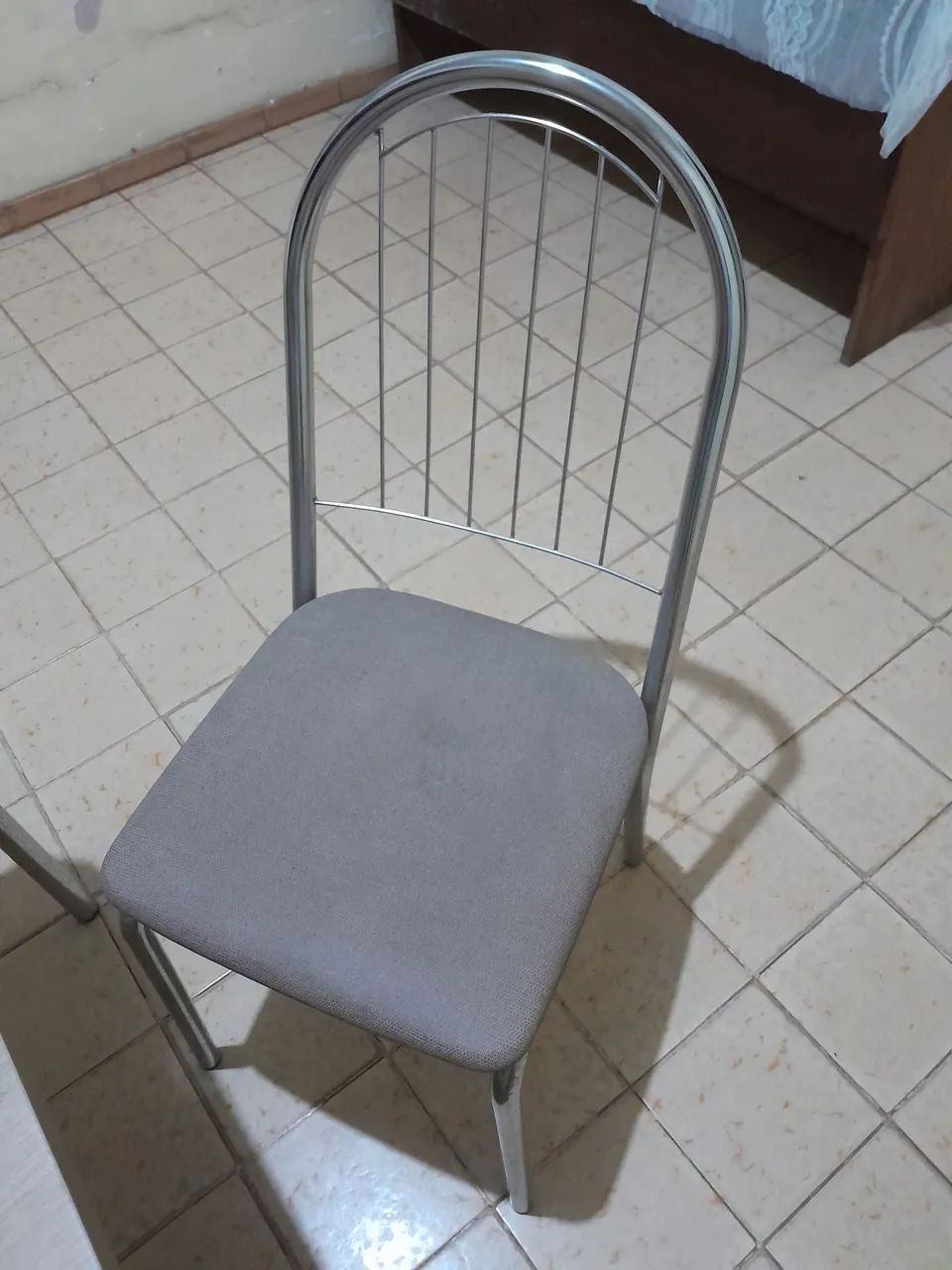 Mesa com 4 cadeiras.  - Foto 5