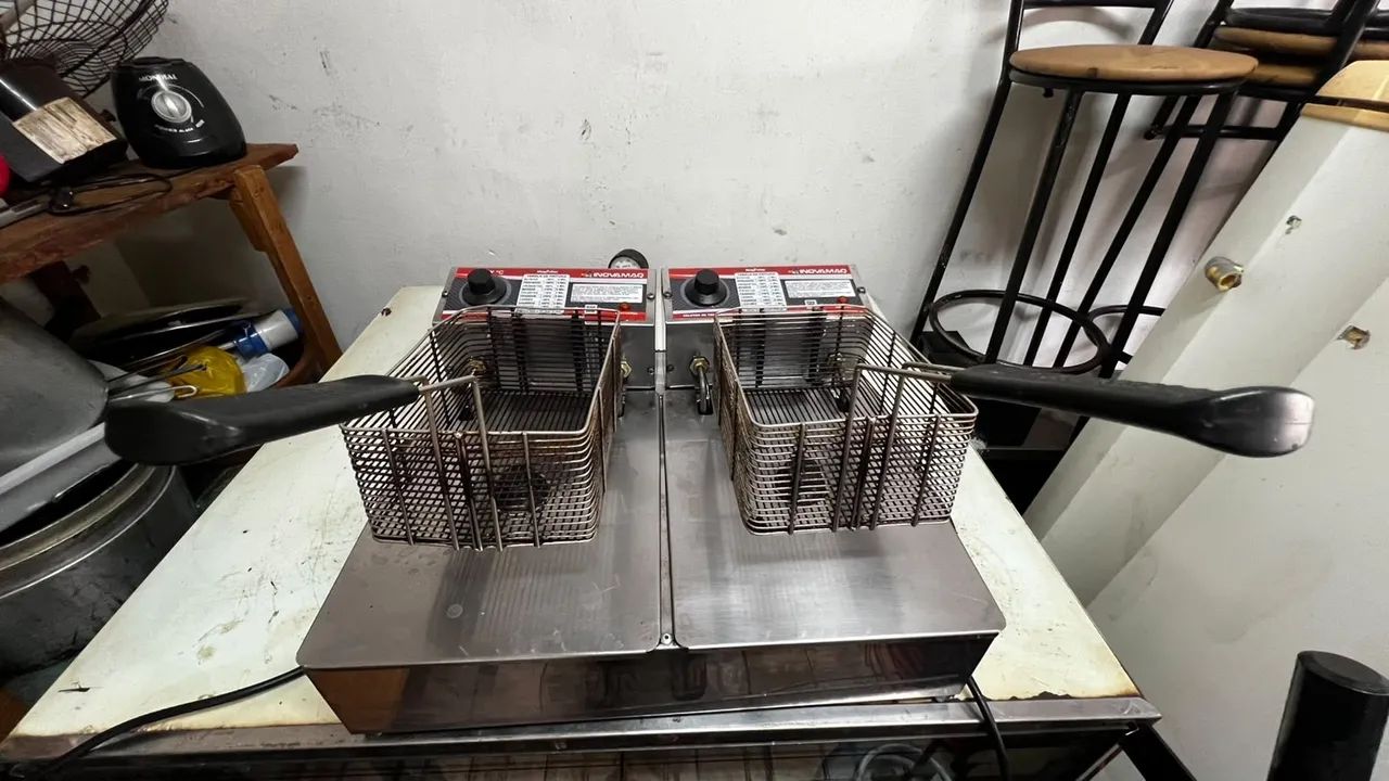 Vendo fritadeira de 2 cubas  - Foto 2