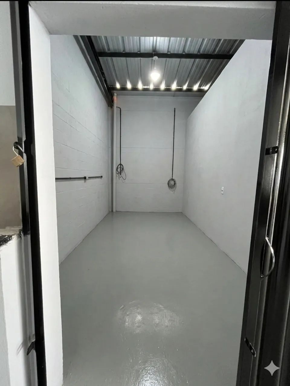 Barracão Impecável: Piso Epóxi e Estrutura Nova  Entre e Comece a Operar Hoje!" - Foto 2