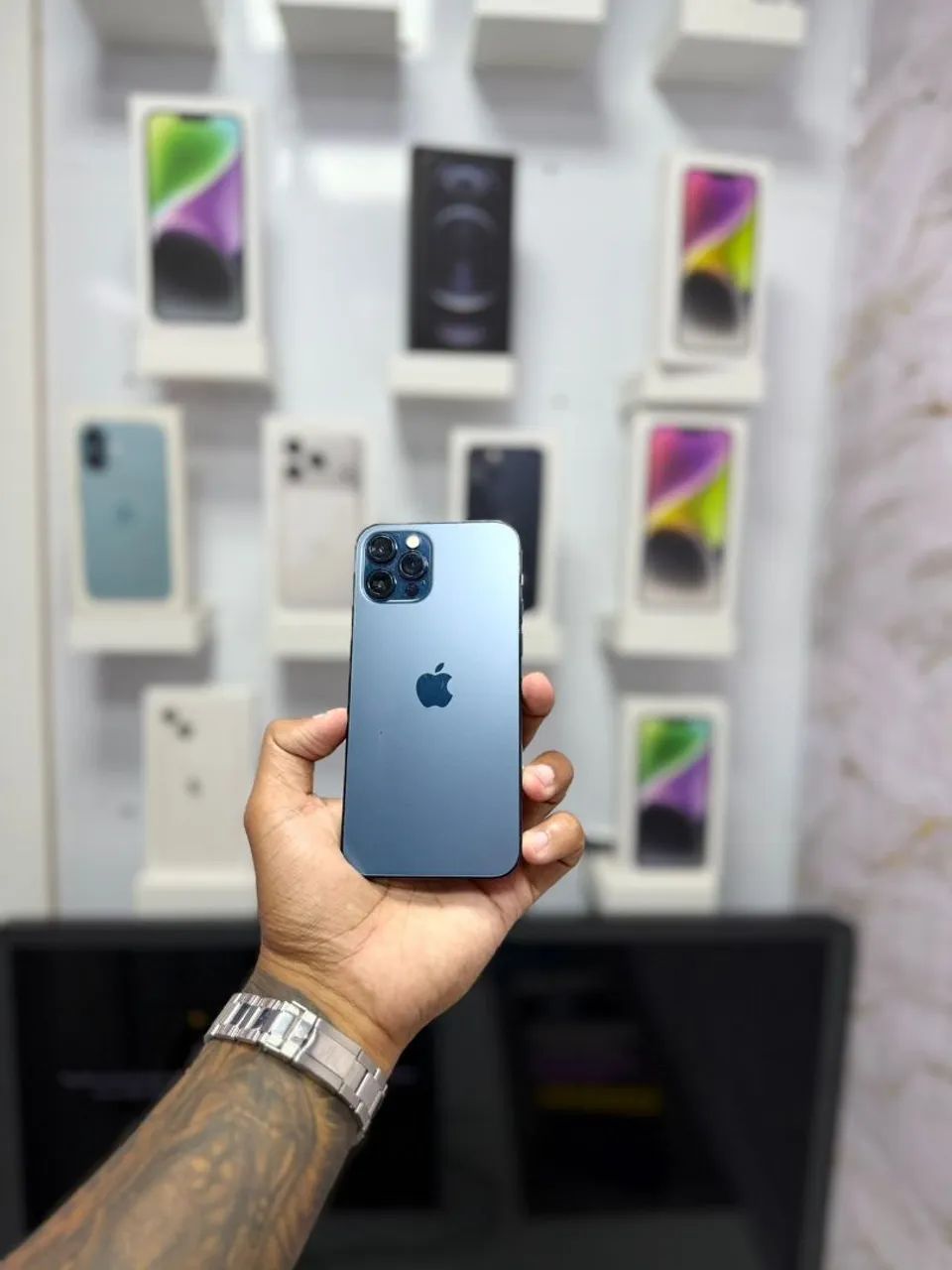 IPHONE 12 PRO 128GB<br>R$ 1.899,00