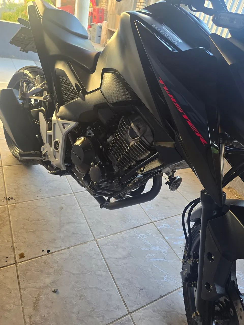 Cb twister 300F