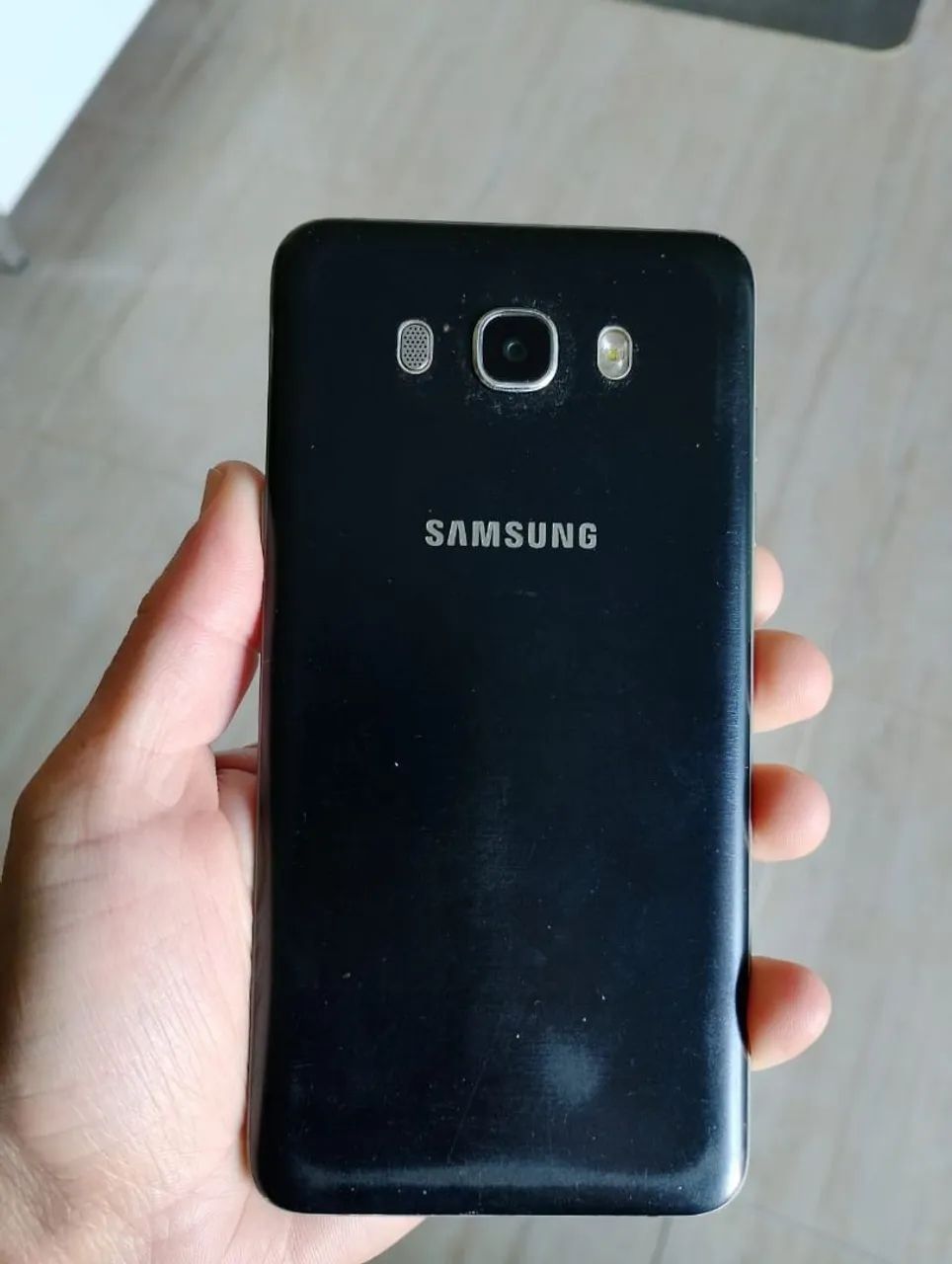Samsung J7 