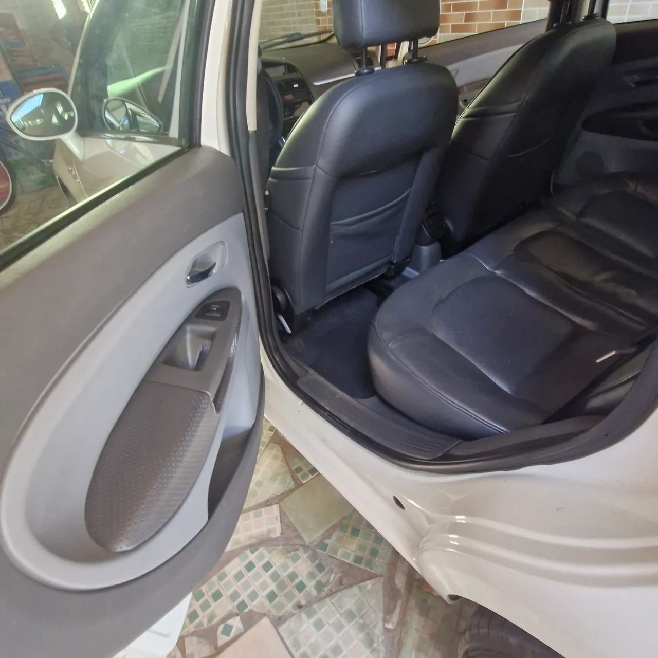 Fiat Linea Absolute 1.9/1.8 Flex Dualogic 4P 2013 - Foto 4