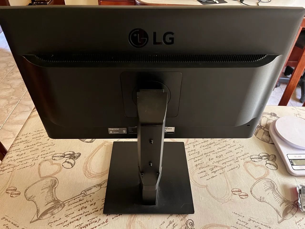 Monitor LG 24 polegadas FHD altura ajustável  - Foto 3