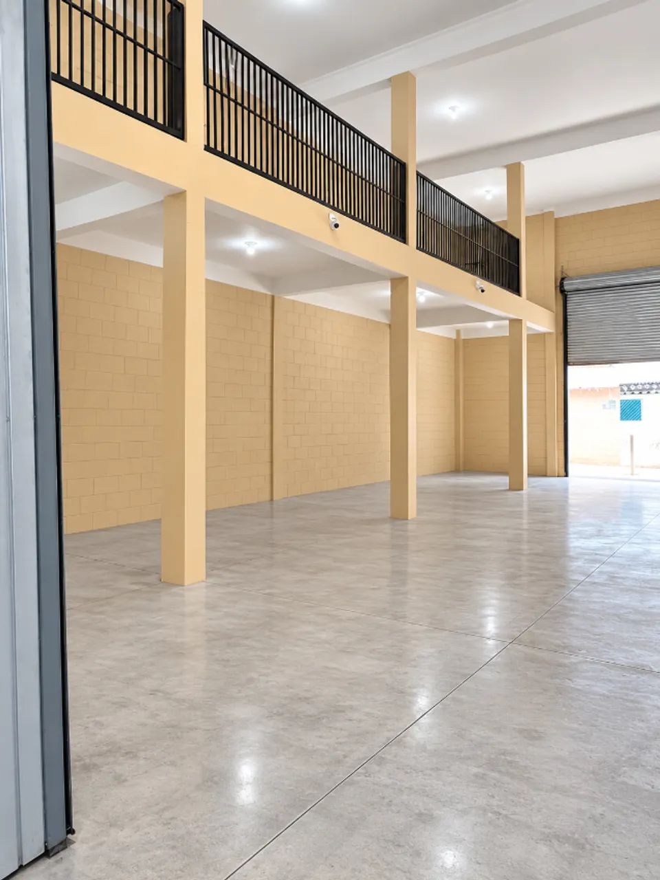? GALPÃO 250 M² | ELEVADOR DE CARGA + ESCRITÓRIO | R$ 15.000 - Foto 4