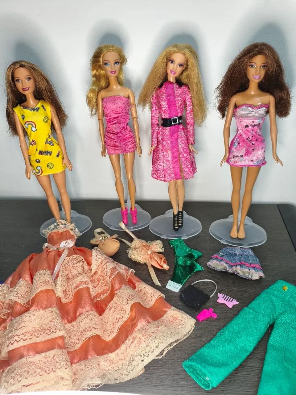 Lote Barbies + Acessórios 