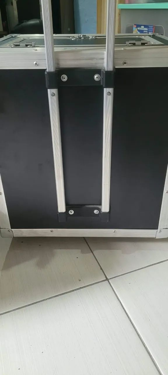 Mesa de Som Ui24 Completa com Case de Rosinha - Foto 2