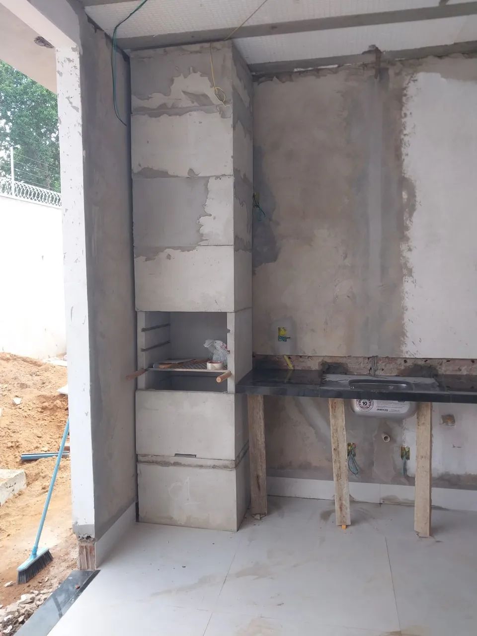 Vendo churrasqueira de pré-moldadas 