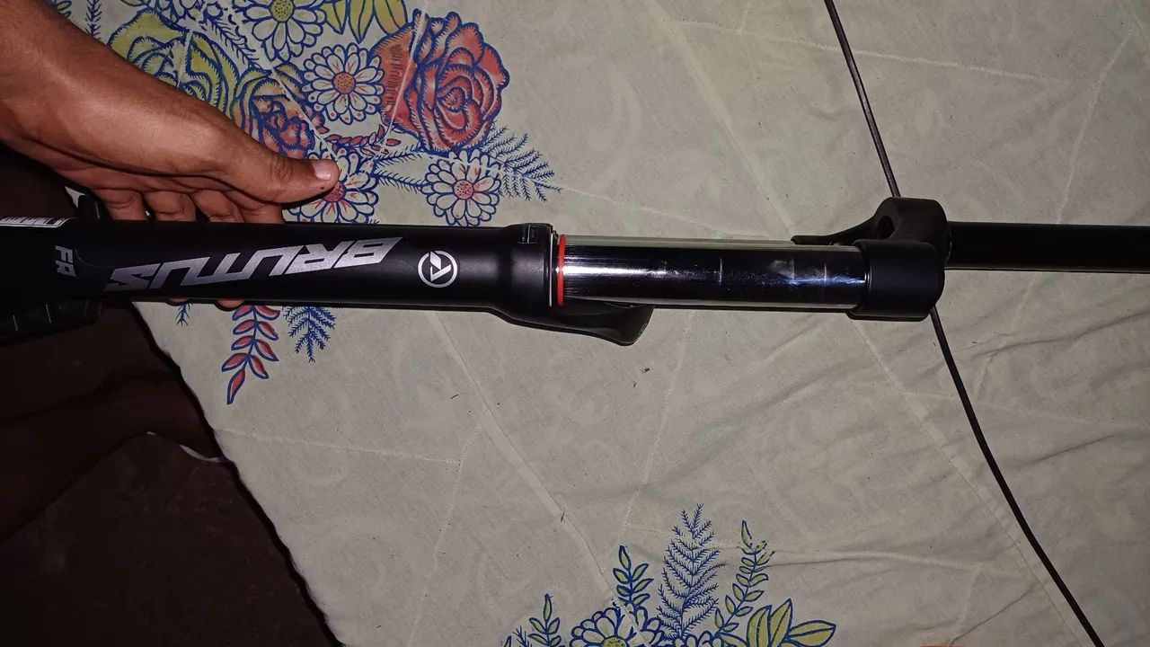 Suspensão absolute brutos FR aro 26, aceito troca - Foto 2