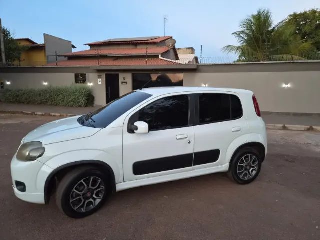Fiat Uno Sporting 1.4 EVO Fire Flex 8V 4P 2012 - Foto 2
