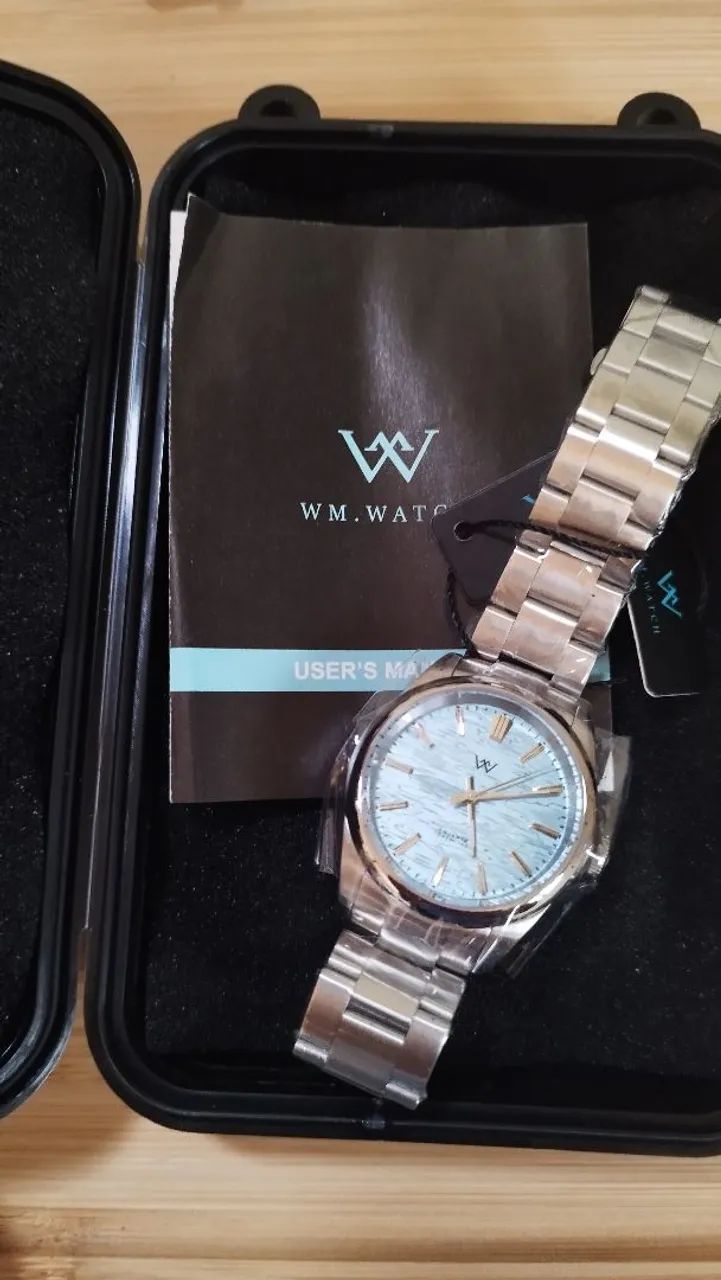 Relógio Clássico WM207. Movimento Seiko vh31