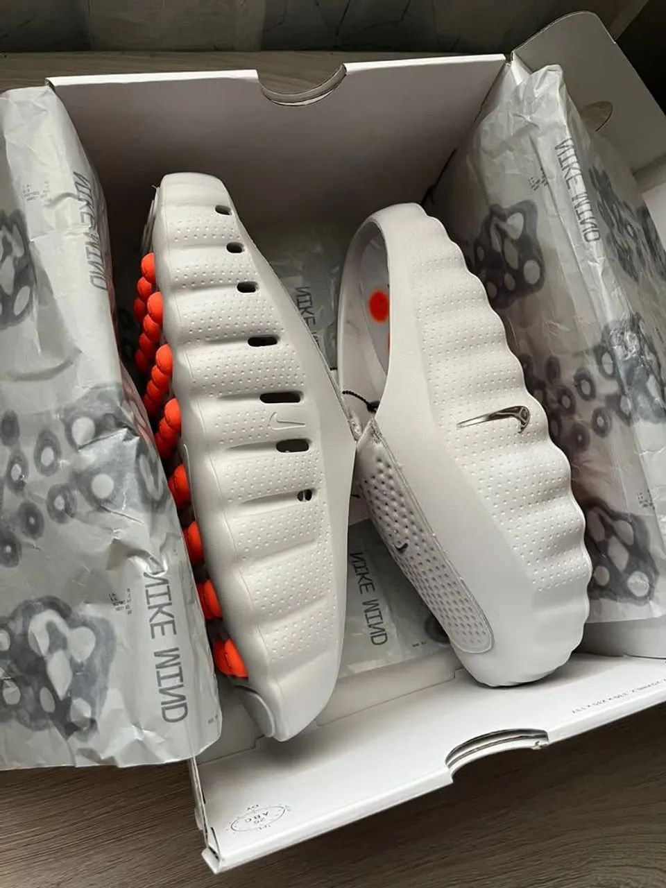 Nike Mind 001