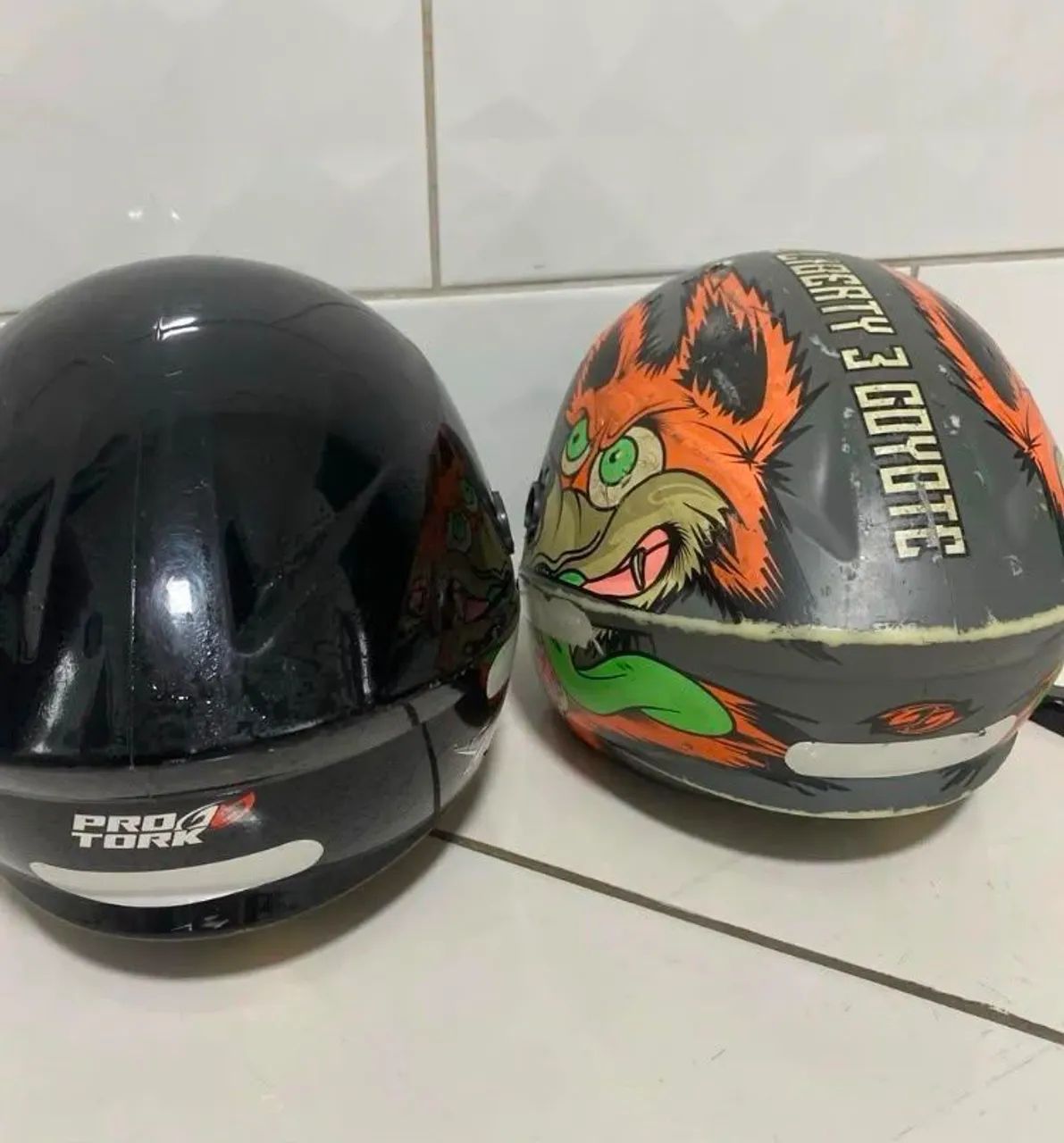 Capacetes de moto  (dois)