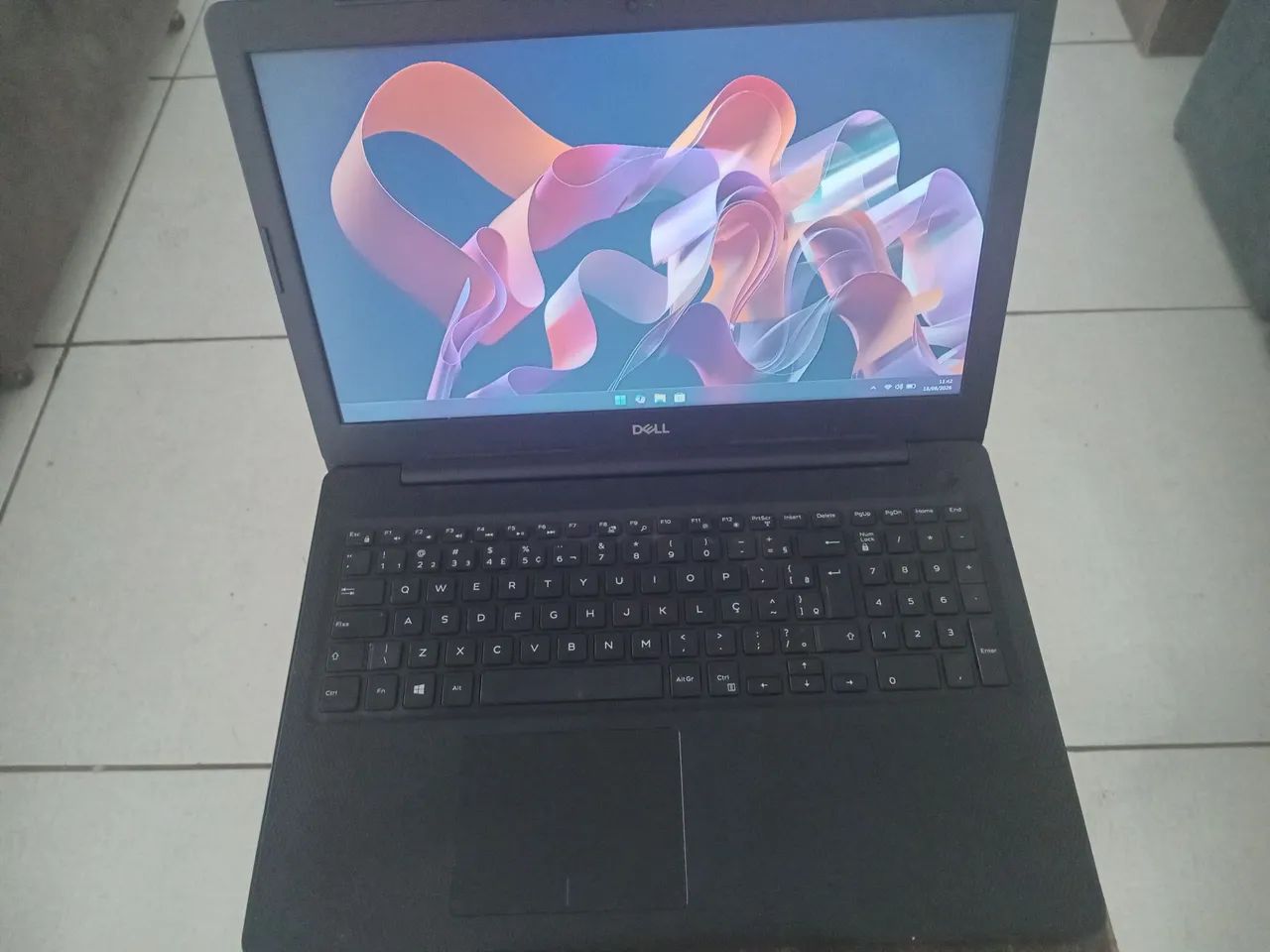 Notebook usado da Dell, otimo para trabalho e usos diários.