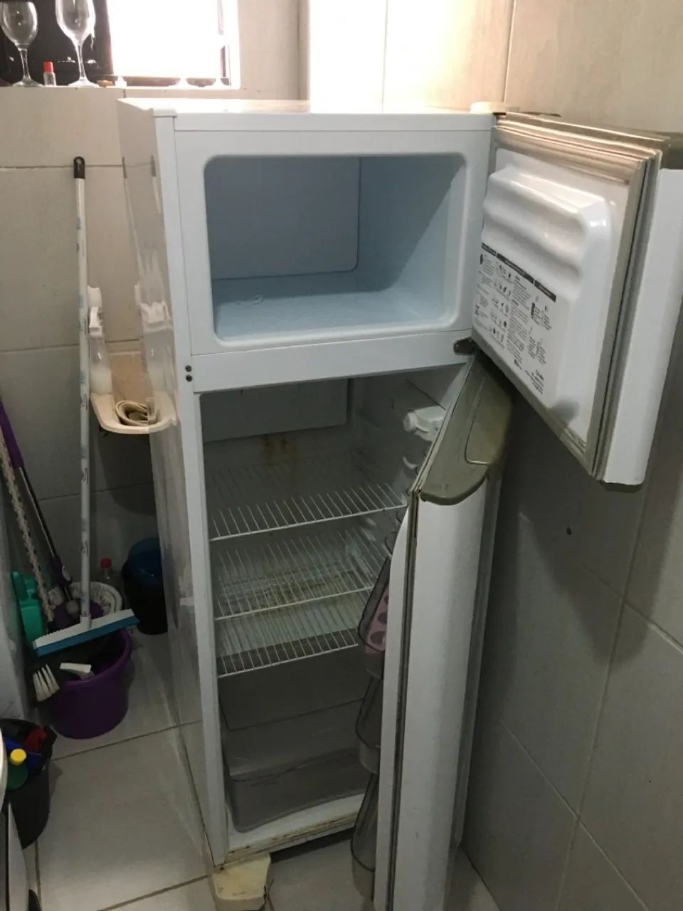 Geladeira 900,00 - Foto 5