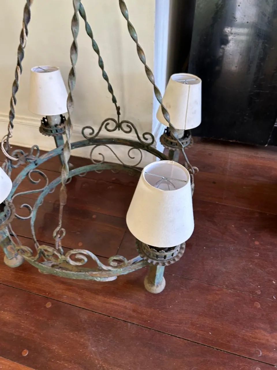 Lustre de ferro - 4 cúpulas - Foto 5