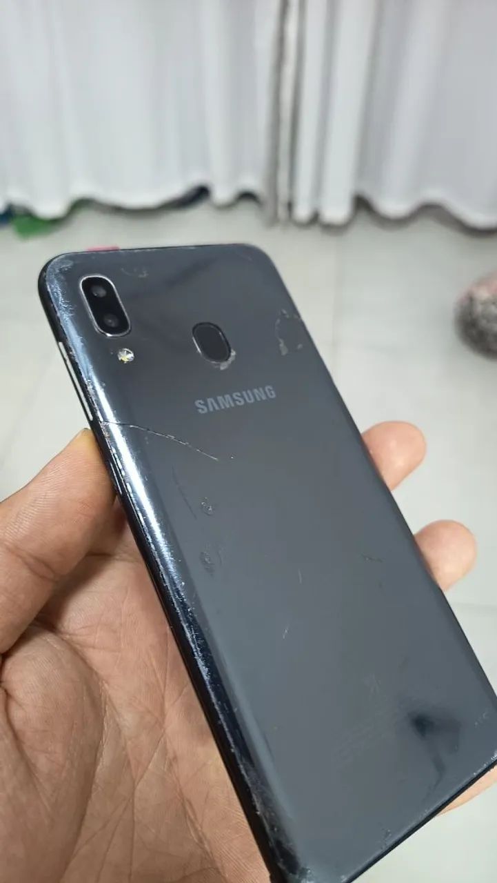 Samsung A20  - Foto 2