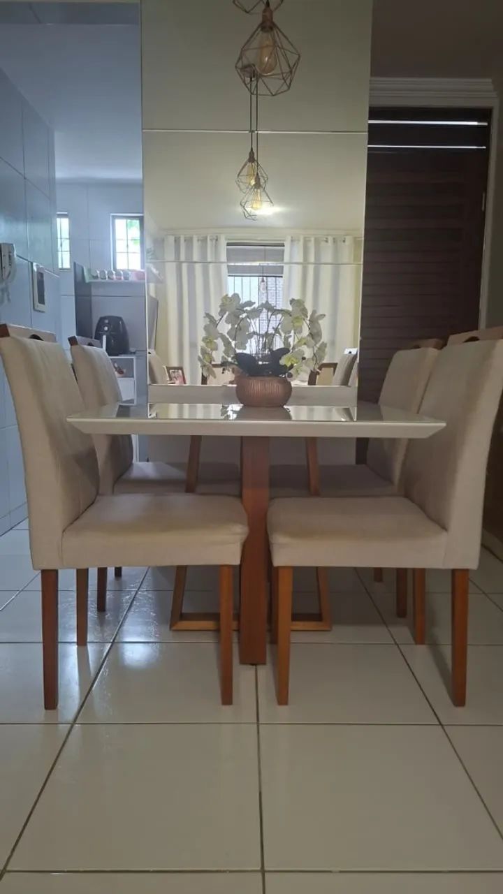 Mesa de jantar de quatro cadeiras com com tampo de vidro - Foto 4