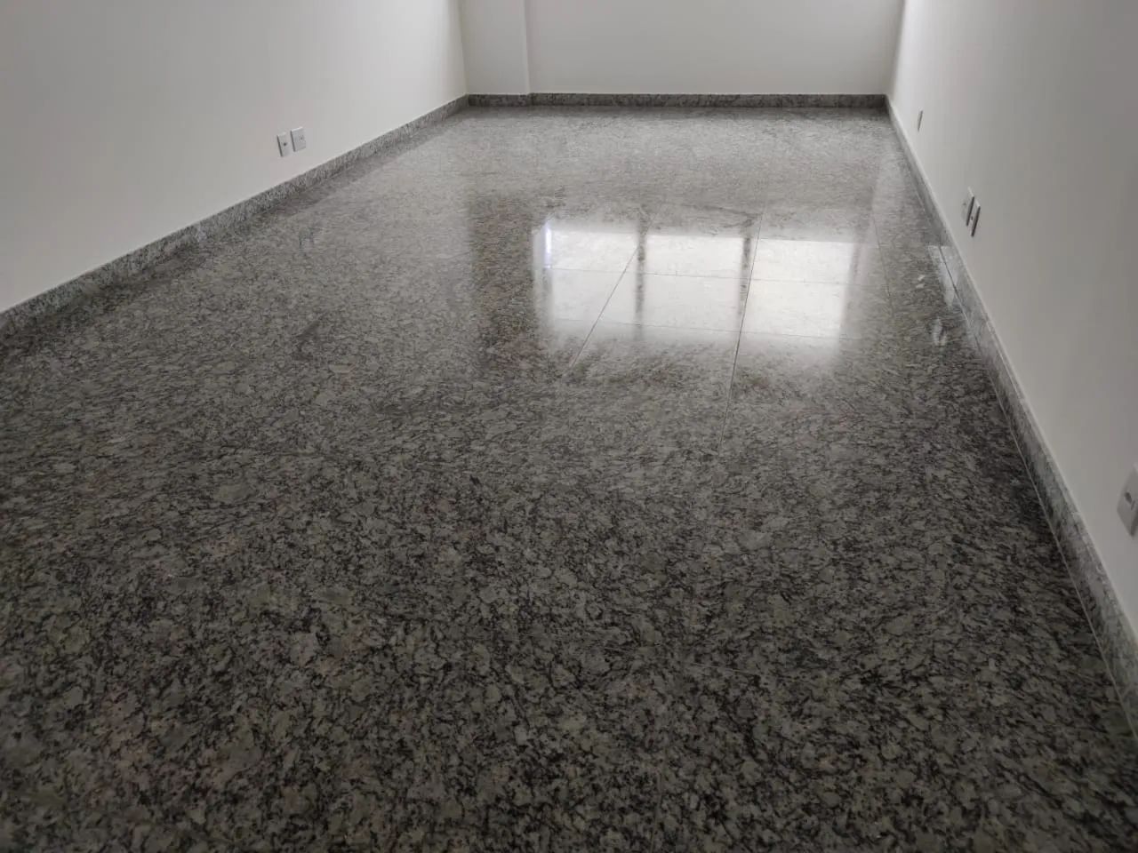 Sala è venda no bairro Vila da Serra - Foto 2