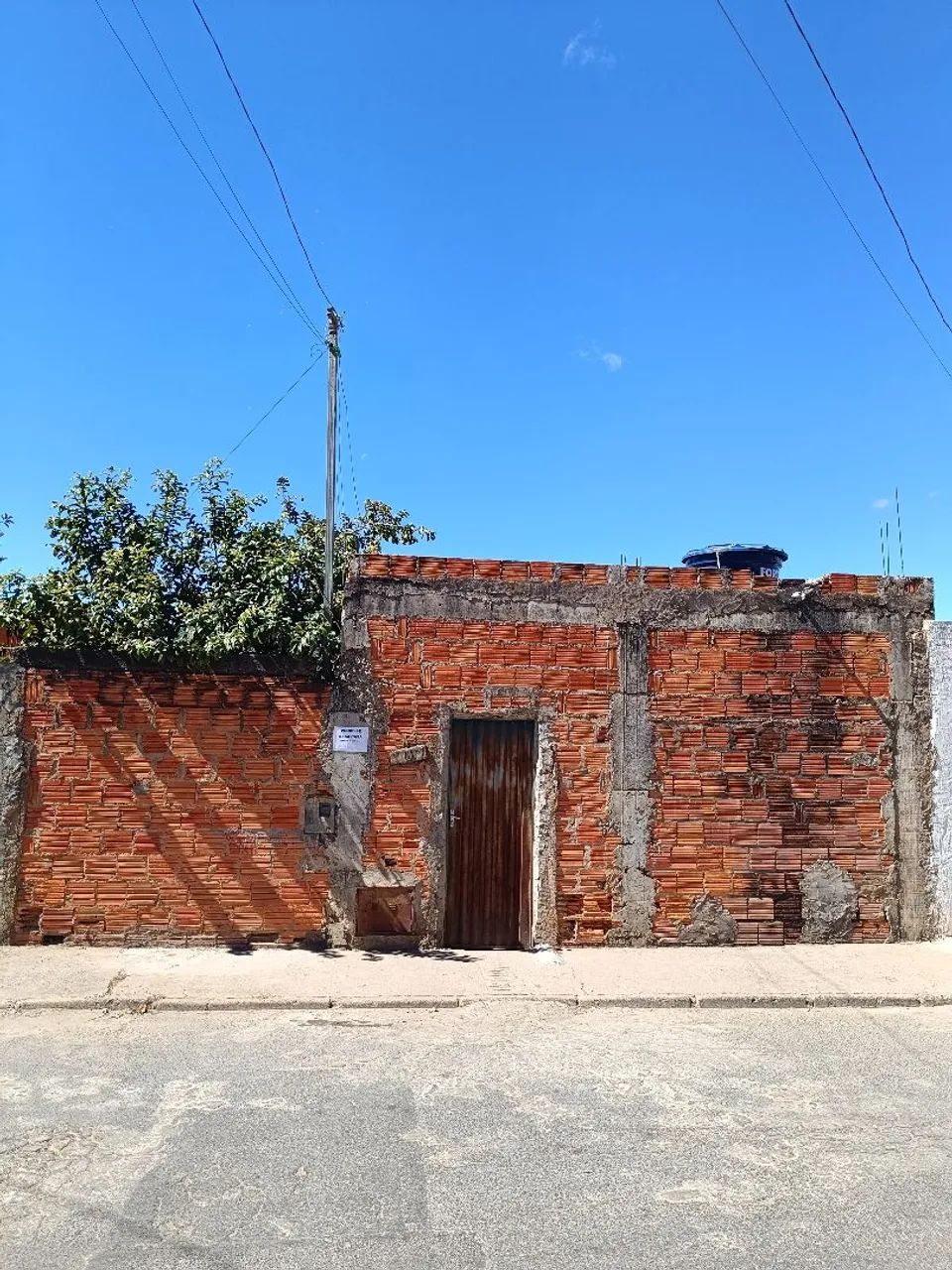 Vende-se essa casa 