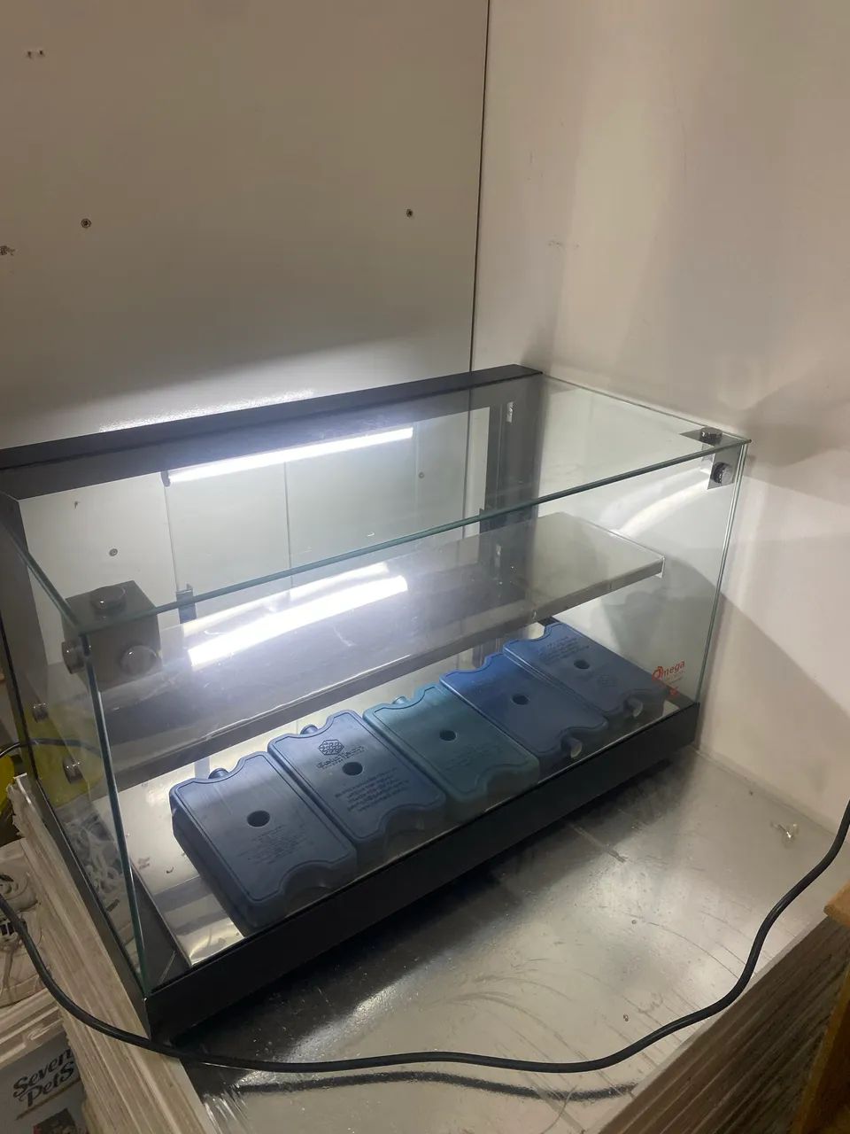 Estufa vitrine fria com led 62cm com gelox - Foto 2