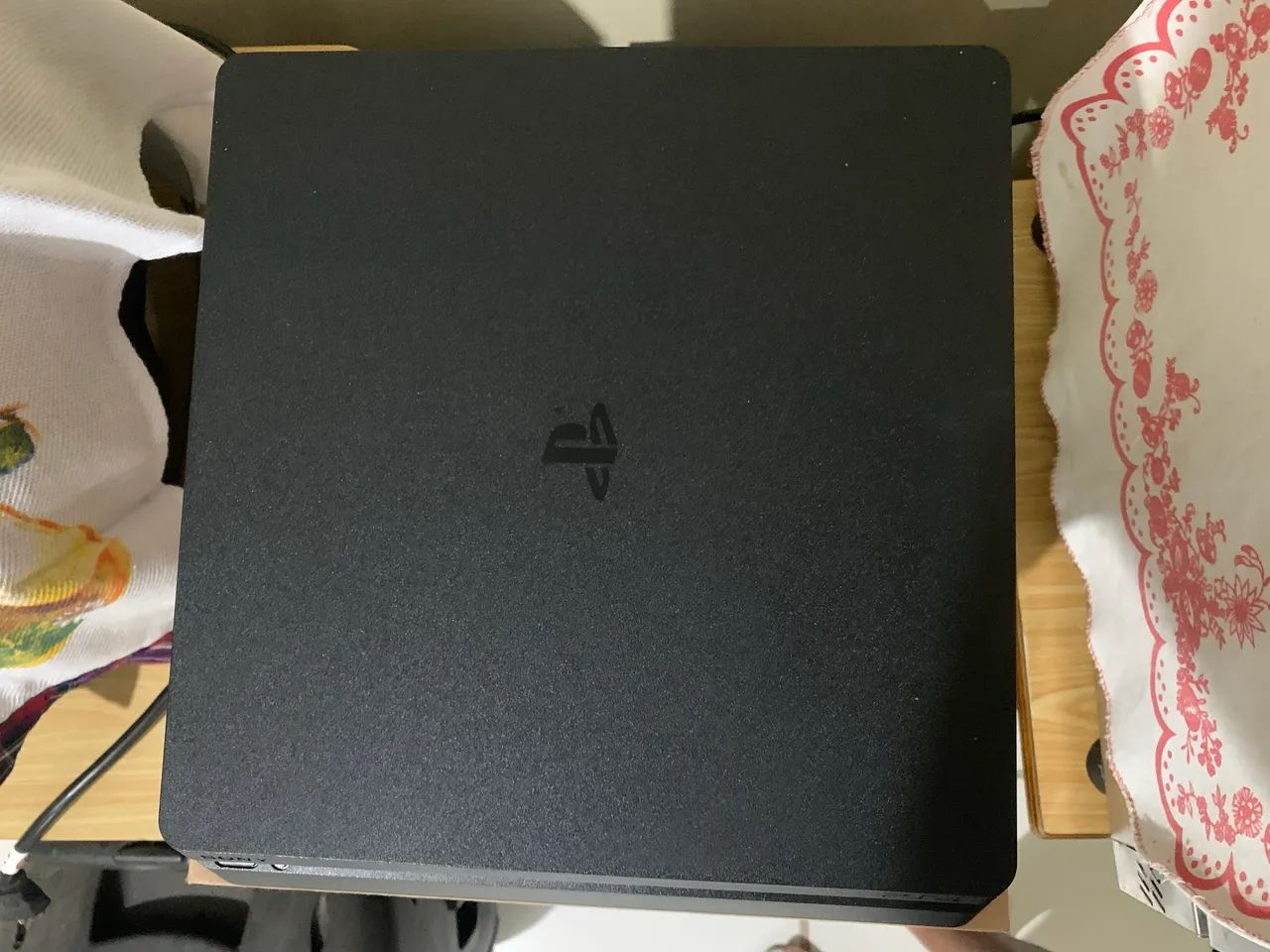 PS4 slim 1TB (conservado)  - Foto 2
