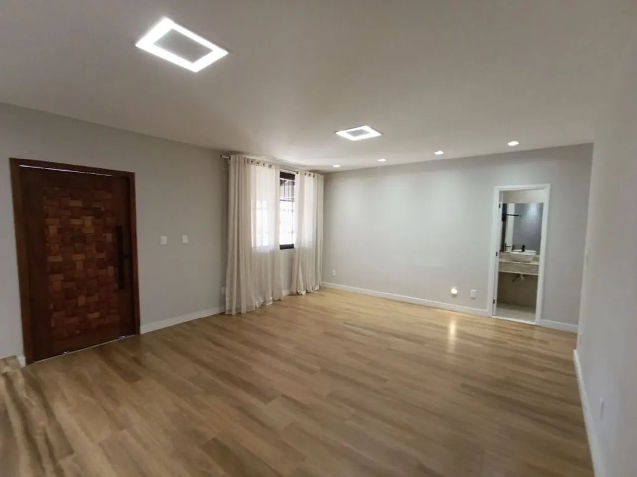 Linda casa linear com 3 dormitórios e piscina na Morada da Colina!  - Foto 3